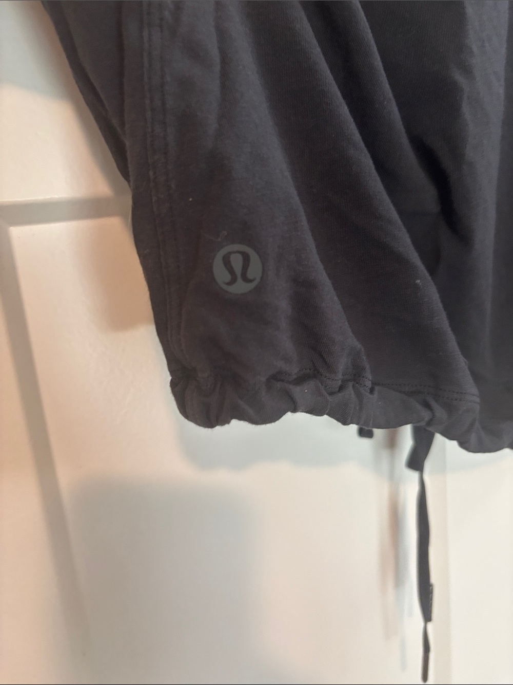 lululemon athletica Black Drawstring Hem Sleeveless Tank - Picture 3 of 4